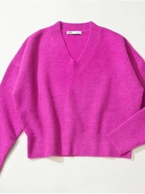 Zara Women’s V-Neck Sweater — Vibrant Fuchsia